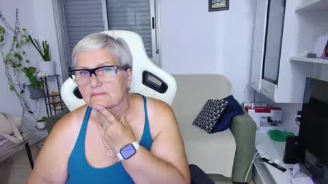 Selenna online show from May 27, 5:32 pm