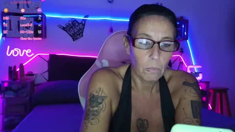 Snapshot of selvaggia_del_caribe chatting on February 22, 6:19 pm Selvaggia Del Caribe online show from February 22, 6:19 pm