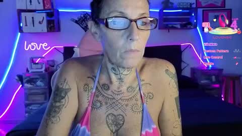 Snapshot of selvaggia_del_caribe chatting on October 22, 4:52 pm Selvaggia Del Caribe online show from October 22, 4:52 pm