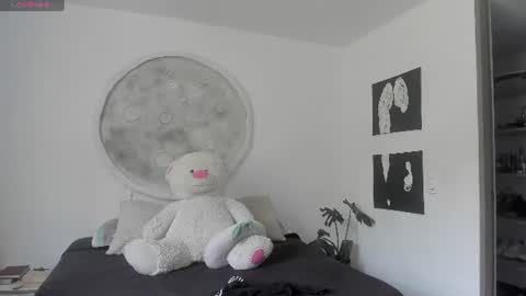Selyn online show from July 1, 1:09 pm