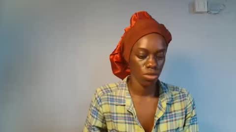 sensational_ave online show from November 5, 9:11 am