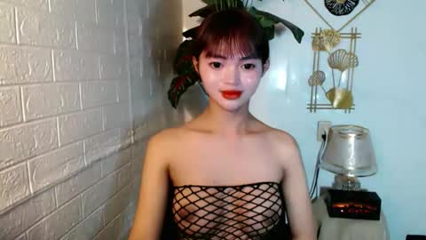 sensational_yeng online show from June 11, 2:53 am