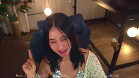 Maria- OF sensual bee online show from January 6, 11:20 pm