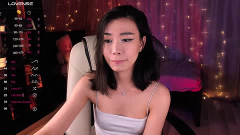 Snapshot of sensualily chatting on December 28, 9:40 pm Kiki online show from December 28, 9:40 pm