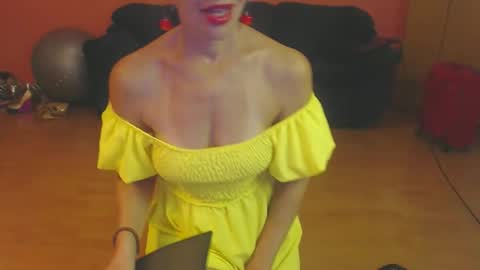 sensualmyra online show from June 5, 11:59 am