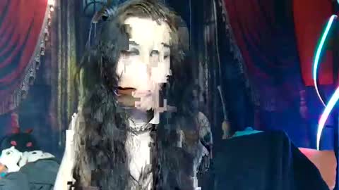 Snapshot of seraphinmunster chatting on January 1, 8:37 pm Seraphin Munster online show from January 1, 8:37 pm