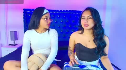 Serena and zoe online show from April 15, 7:38 pm