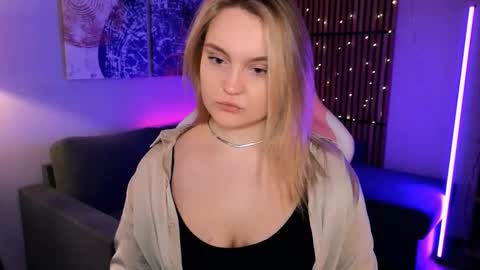 Serena online show from March 8, 9:02 am