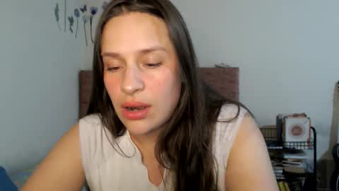 serenity_crystal online show from May 22, 2:29 am
