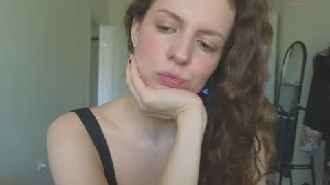 Hey Guys and Girls non-binary personalities  Im Sereta online show from June 7, 10:42 am