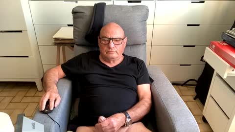 serge8413 online show from January 3, 9:04 am