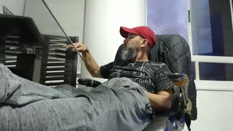 hetero serio discreto online show from October 25, 10:54 pm