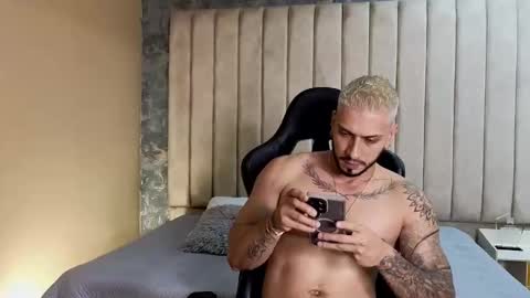Snapshot of seth_vega_ chatting on February 19, 8:52 pm HEY IM SETH online show from February 19, 8:52 pm