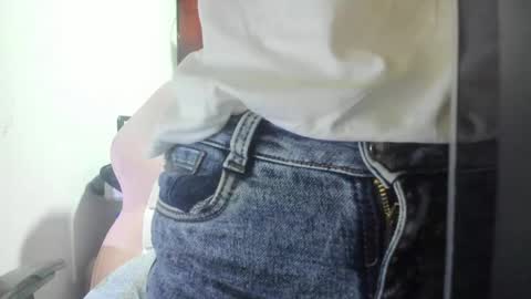sexmilkdirty online show from May 25, 8:15 pm