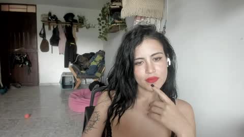         online show from April 16, 9:39 pm