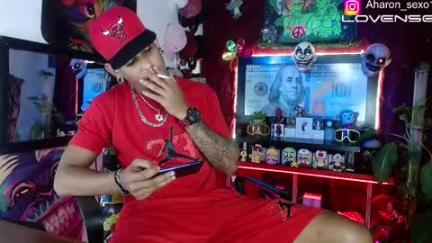 Aharon  ravelo online show from November 19, 8:13 am