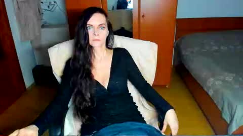 sexqueen1111 online show from June 10, 4:34 am
