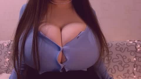 Julia online show from November 9, 3:04 pm