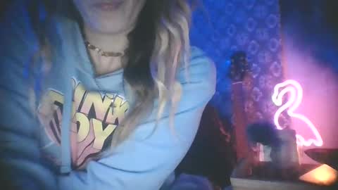 sexxileeah online show from December 18, 10:35 pm