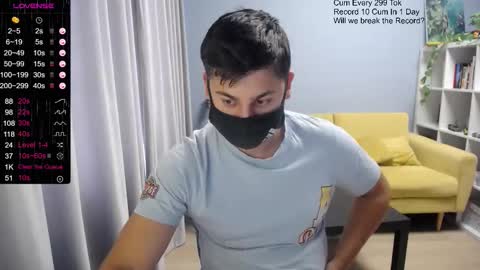 Snapshot of sexxxdickbig chatting on October 22, 10:18 am Tommy online show from October 22, 10:18 am