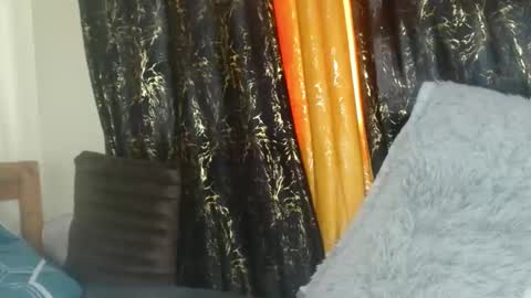 sexxypritty online show from April 9, 6:19 am