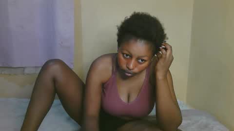 sexy_latasha online show from May 4, 5:47 am