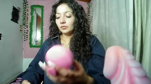 sexy lolas online show from March 17, 5:45 am