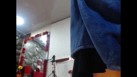 MARIPOSA online show from December 2, 1:20 pm