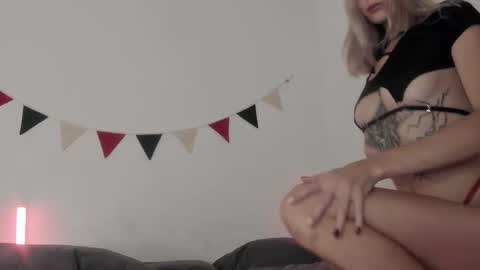 Ellie Mia online show from October 9, 4:34 pm