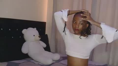 sexy_moh1 online show from January 6, 5:44 am