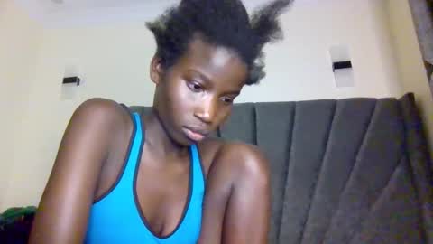 sexy_petittie online show from December 19, 4:57 pm