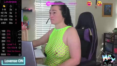 Snapshot of sexydistraction1 chatting on December 20, 6:56 pm  SexyDistraction  online show from December 20, 6:56 pm