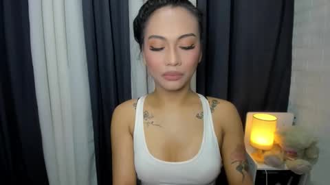 sexygoddessappira online show from December 17, 1:12 am