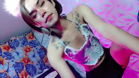 Snapshot of sexyhotbabe18 chatting on February 24, 6:58 pm sexyhotbabe18 online show from February 24, 6:58 pm