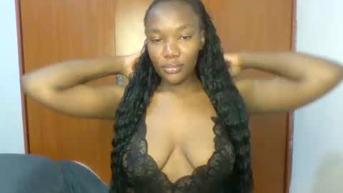 sexylinda134 online show from October 12, 9:05 pm