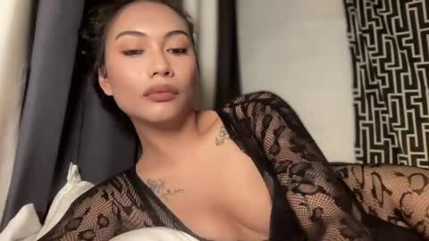 maxine online show from May 17, 7:23 pm