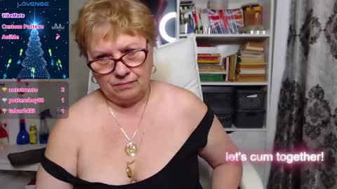 sexylynette4u online show from December 16, 9:57 am