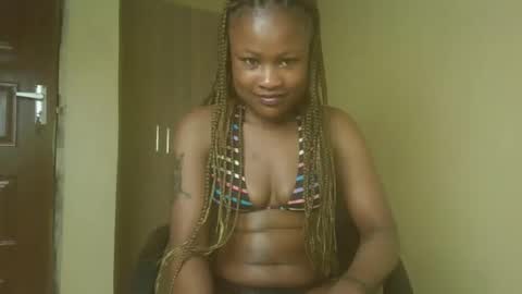 queenivy online show from November 5, 3:52 am