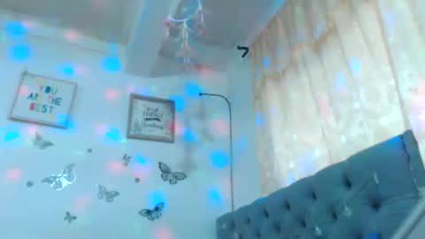 Venus Independent Model online show from March 6, 5:43 pm