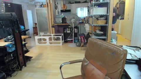 Scott online show from April 15, 1:31 am