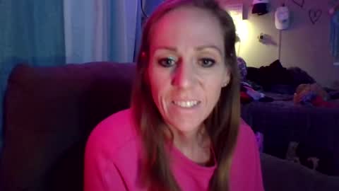sexytillygurl online show from June 30, 5:40 am