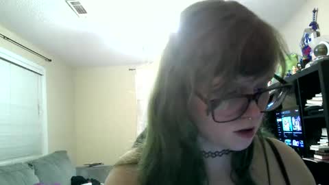 Snapshot of sftpwr chatting on September 17, 12:14 am sftpwr online show from September 17, 12:14 am