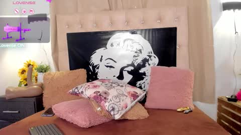 lily online show from November 23, 9:02 pm