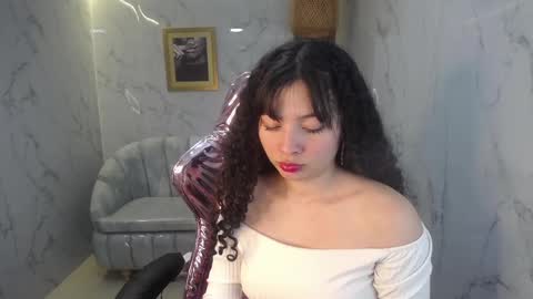 Snapshot of shalon_diaz_sub chatting on February 19, 8:31 pm Shalon online show from February 19, 8:31 pm