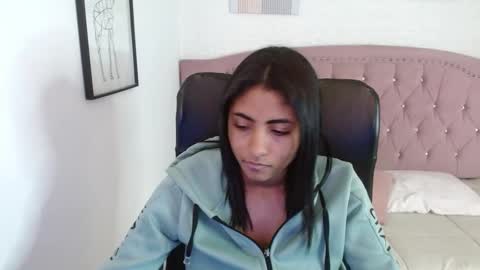 shanelle online show from October 22, 3:42 am