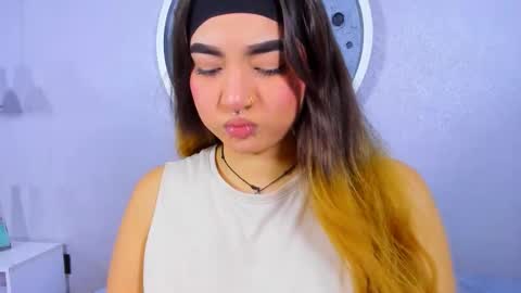 Shanntal  online show from January 7, 8:03 pm