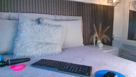 SHANON online show from March 16, 7:07 pm