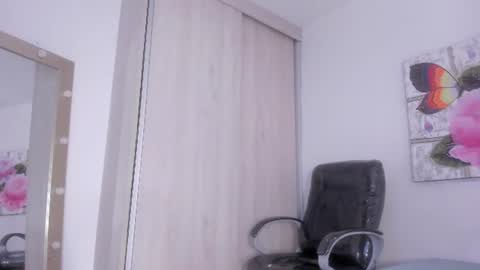 sharit_xx online show from June 11, 2:53 am