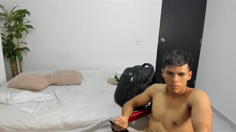 shark_boy21 online show from March 4, 3:36 am