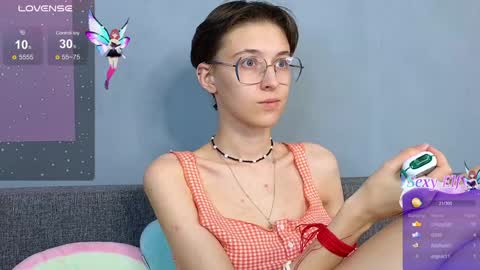 Snapshot of sharli_rose chatting on January 22, 7:03 pm Sharli online show from January 22, 7:03 pm